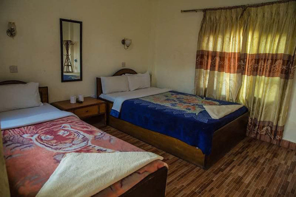Jungle Sunset Camp Hotel Sauraha Luaran gambar