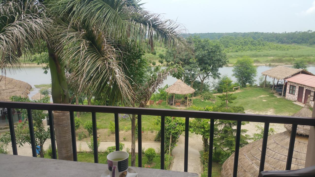 Jungle Sunset Camp Hotel Sauraha Luaran gambar