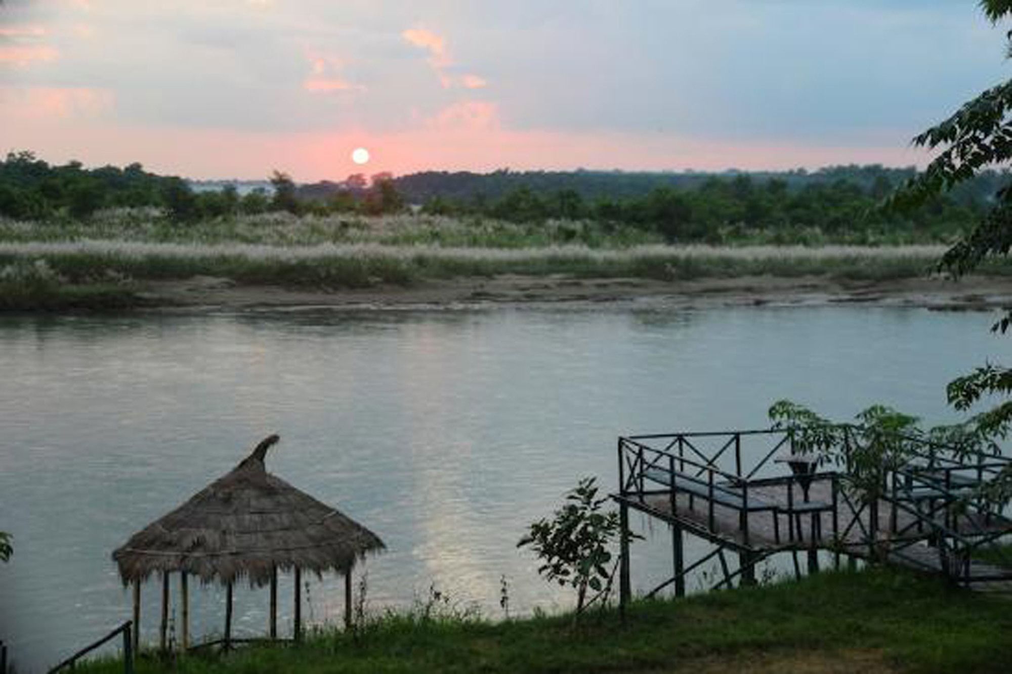 Jungle Sunset Camp Hotel Sauraha Luaran gambar